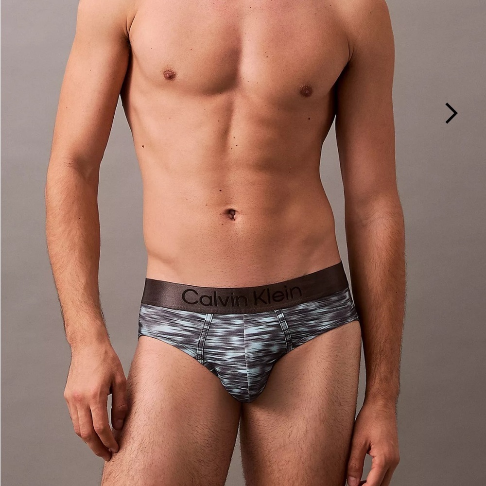 Calvin Klein | Brushed Microfiber Stretch Hip Brief in Downpour Print (Medium)